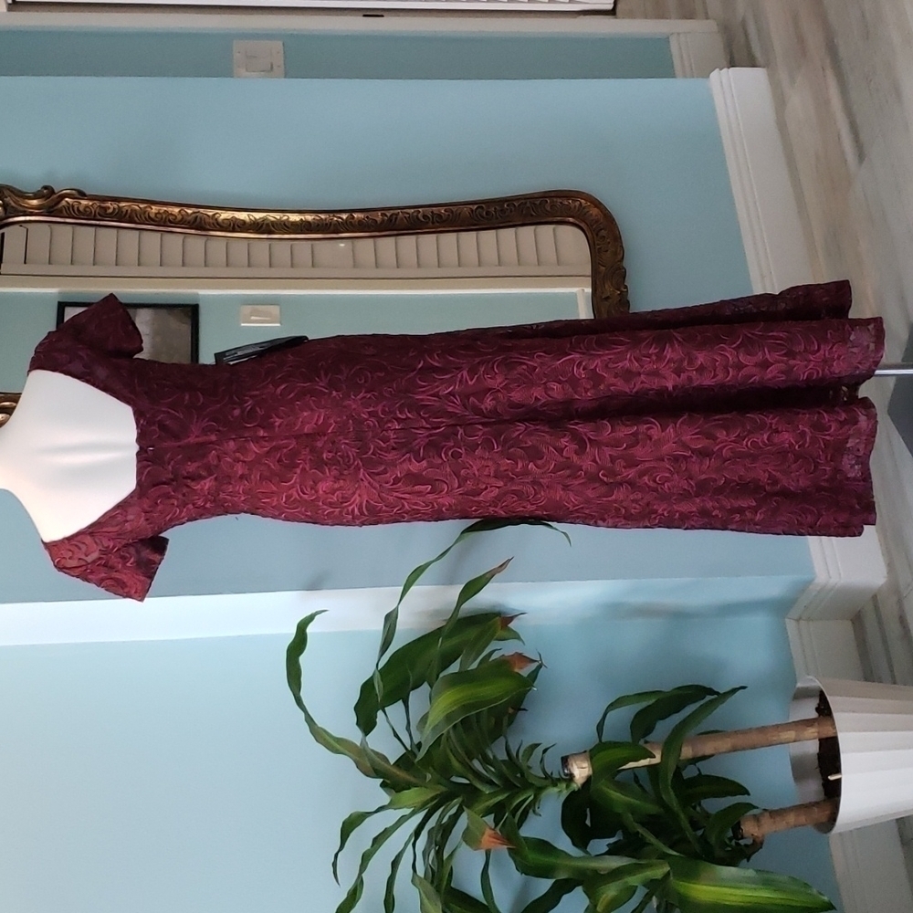 J&S Collection Jolene Boat Neck Gown - Picture 4 of 13